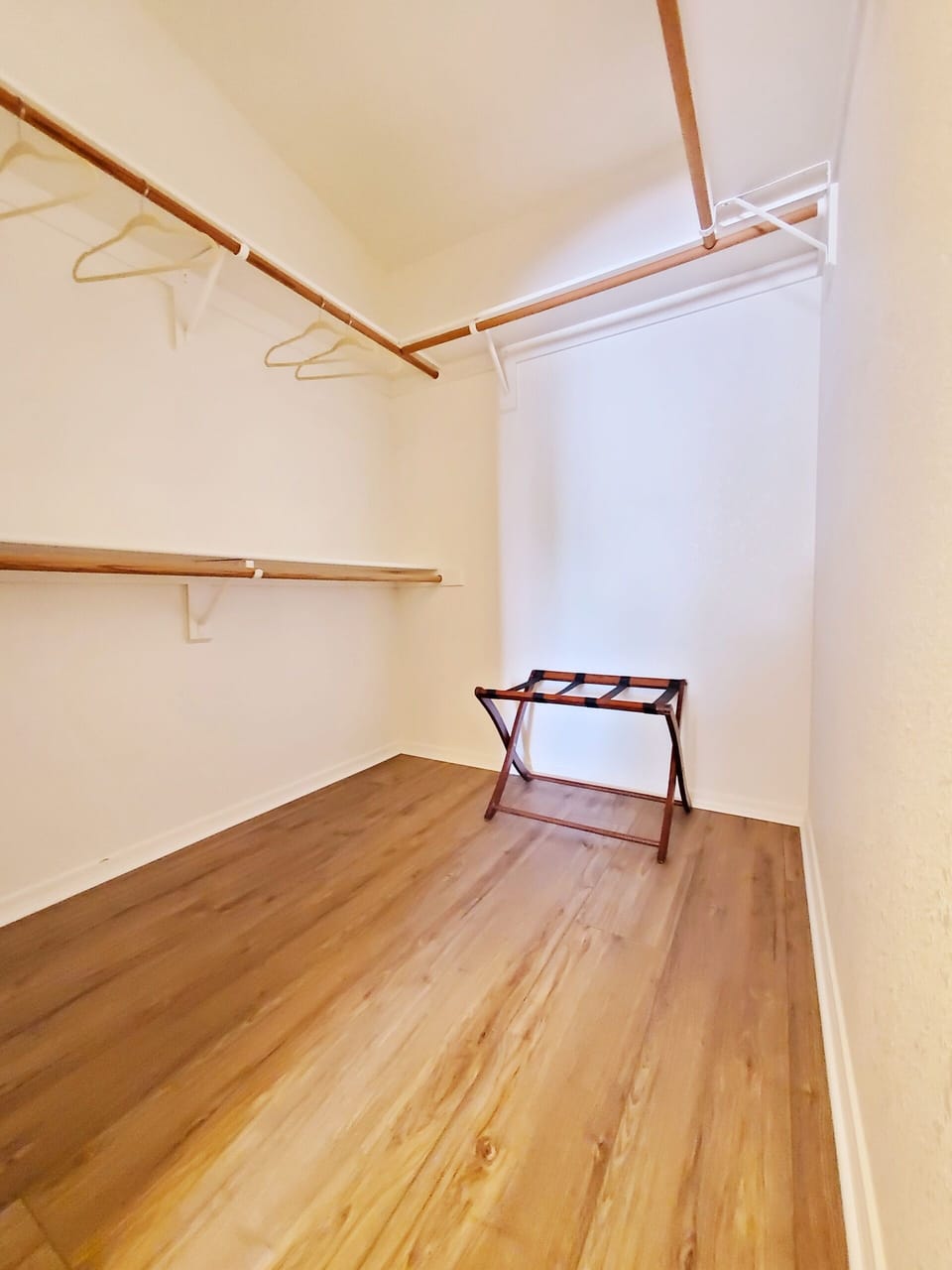 Master Bedroom Walk In Closet