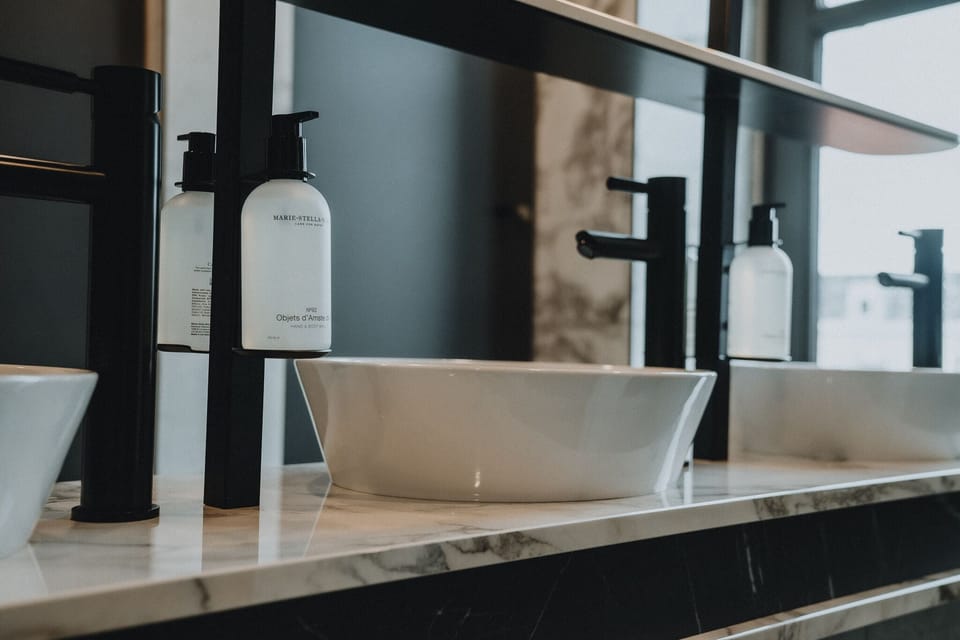 Cube | Bathroom | Shower, rainfall showerhead, free toiletries, hair dryer