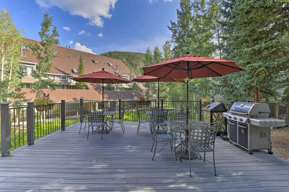 Deck | Gas Grill | Outdoor Dining