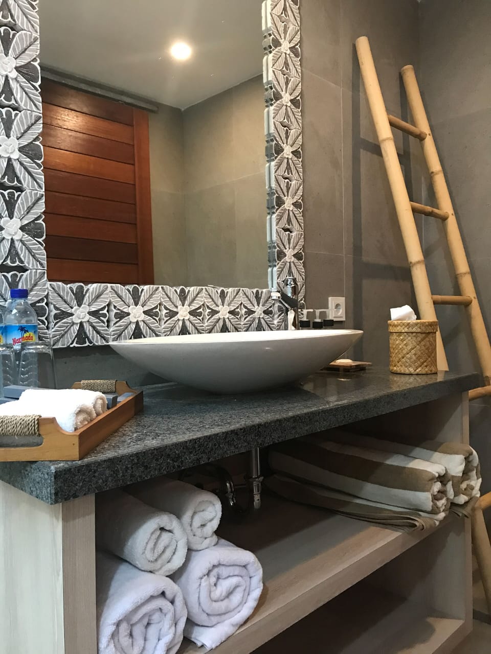 Deluxe Suite, 1 King Bed, Accessible, Pool View | Bathroom | Shower, rainfall showerhead, free toiletries, hair dryer