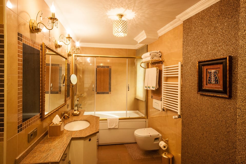 ORTAKOY | Bathroom | Free toiletries, hair dryer, bathrobes, towels