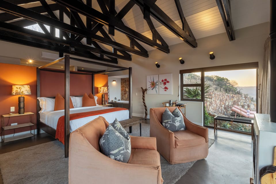 Honeymoon Room | Premium bedding, minibar, in-room safe, individually decorated