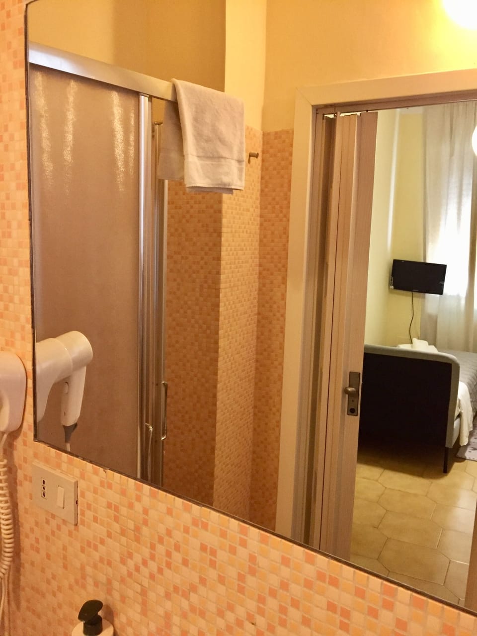 Single Room | Desk, free WiFi, bed sheets