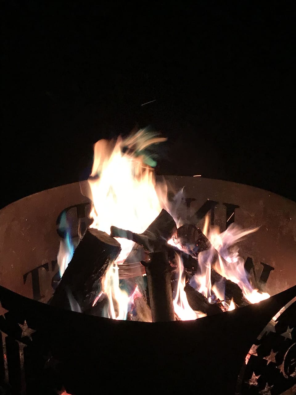 8 chairs available to enjoy your fire