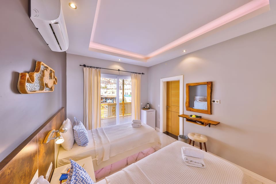 Comfort Twin Room, Balcony | WiFi (free), individually furnished, bed sheets