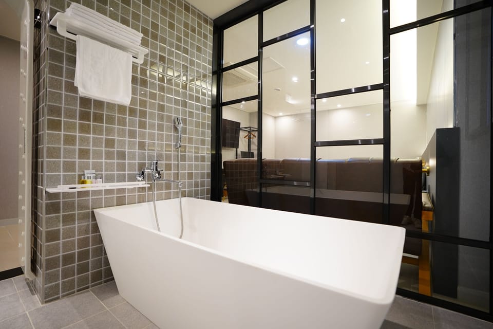 Saturn Hotel Hotel in Seoul