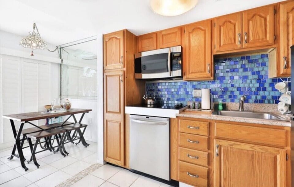 Convection microwave combo with stove top & dishwasher 