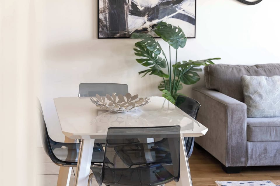 Dining area for 4