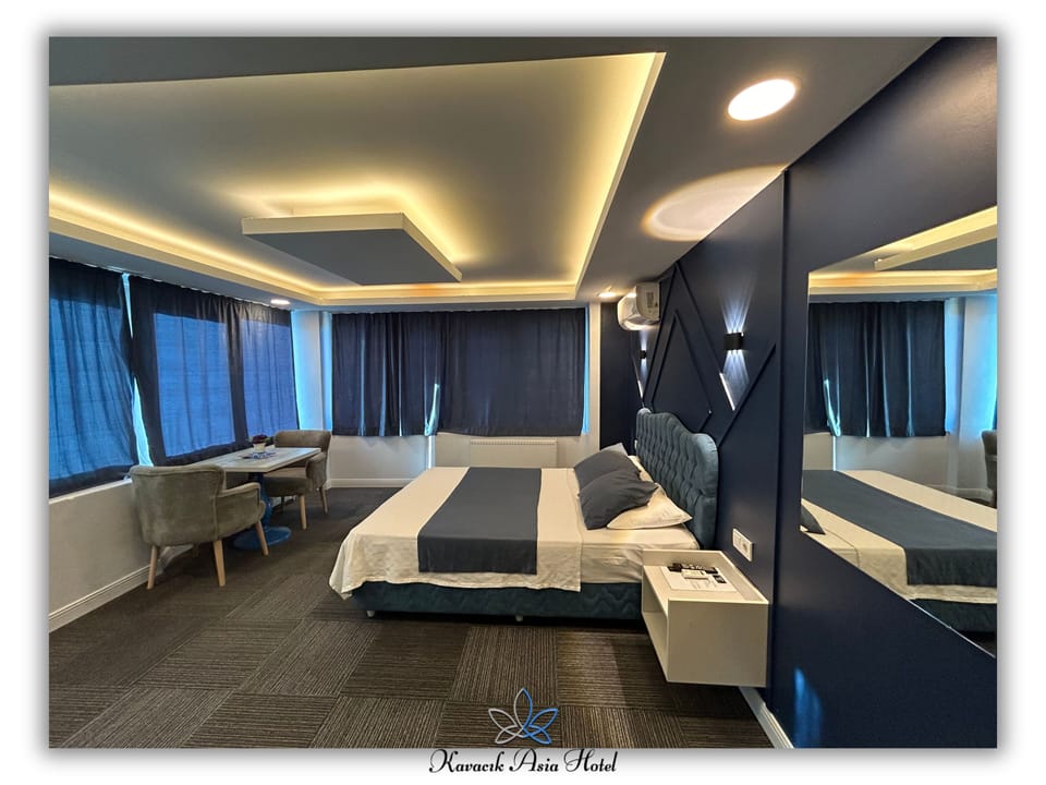 Minibar, desk, WiFi (free), bed sheets