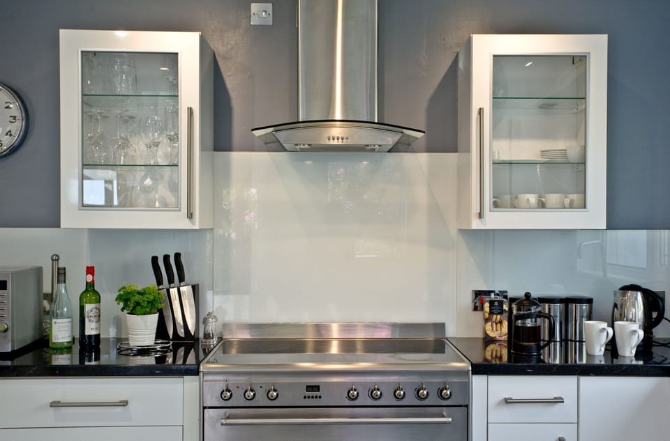 Range Cooker, Tea & Coffee Making Facilities- Spindrift