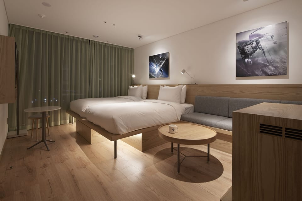 Atelier | Down comforters, in-room safe, laptop workspace, blackout drapes