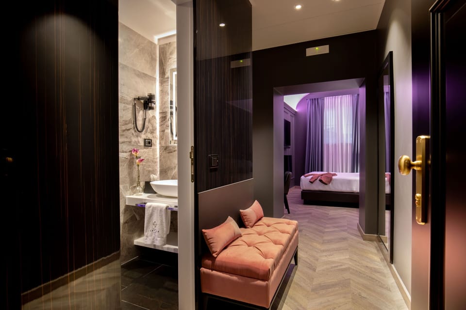 Executive Room | Minibar, individually decorated, individually furnished, soundproofing