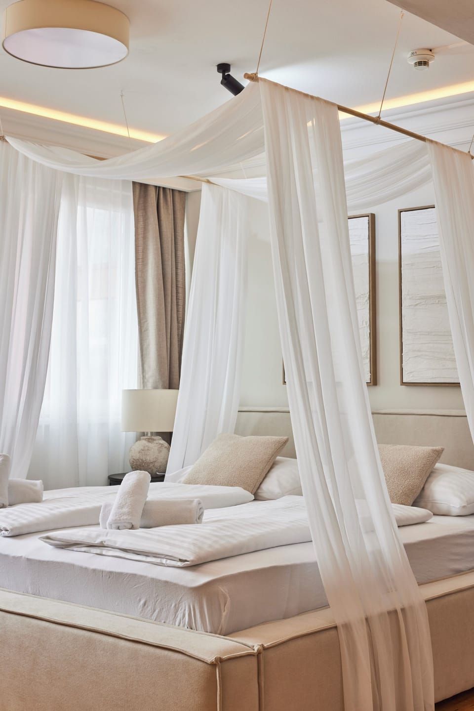 Luxury Studio Suite | Hypo-allergenic bedding, desk, free WiFi, bed sheets