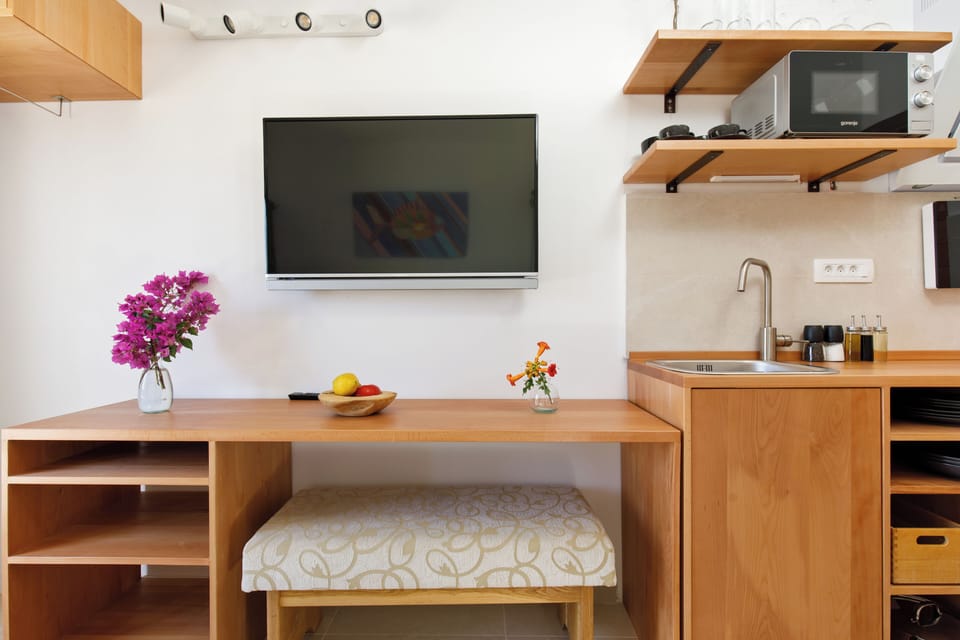 Double Room, Terrace, Sea View | Desk, iron/ironing board, free WiFi, bed sheets