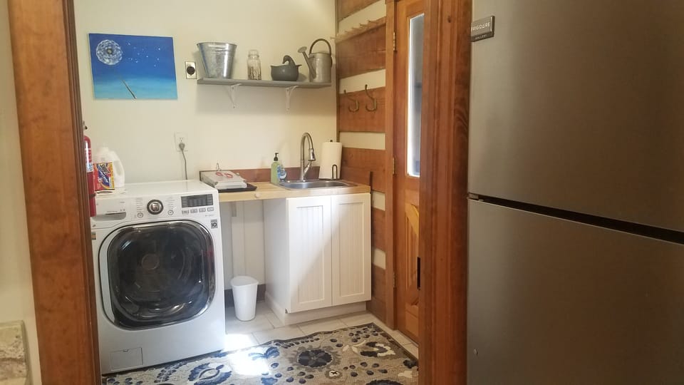 Euro washer/dryer - mudroom
