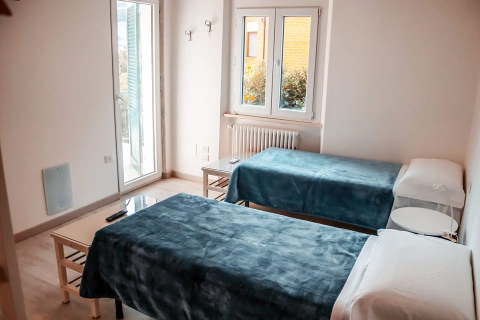 Deluxe Double or Twin Room (Vespucci) | Desk, soundproofing, free WiFi, bed sheets