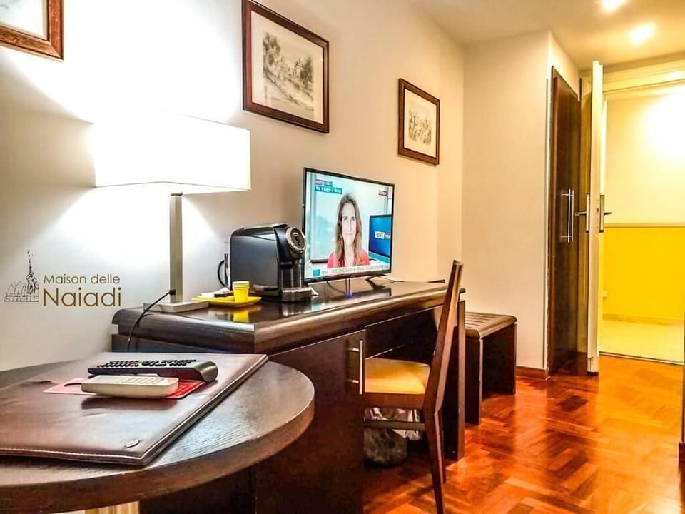 Classic Double Room | In-room safe, desk, WiFi (free), bed sheets
