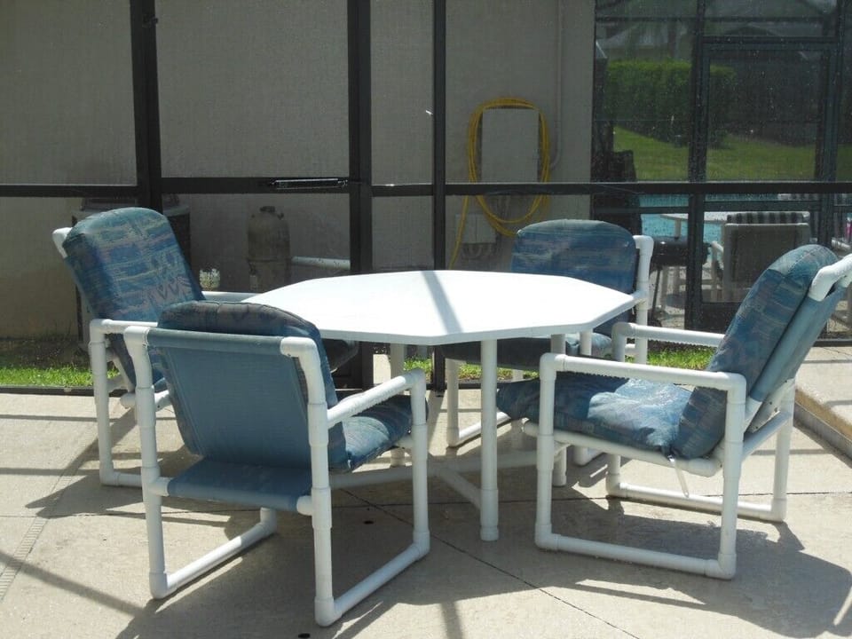 Poolside Dining