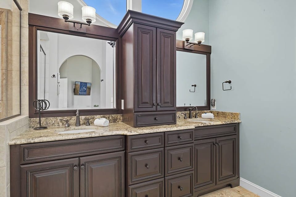 Top-Level King Master Bathroom