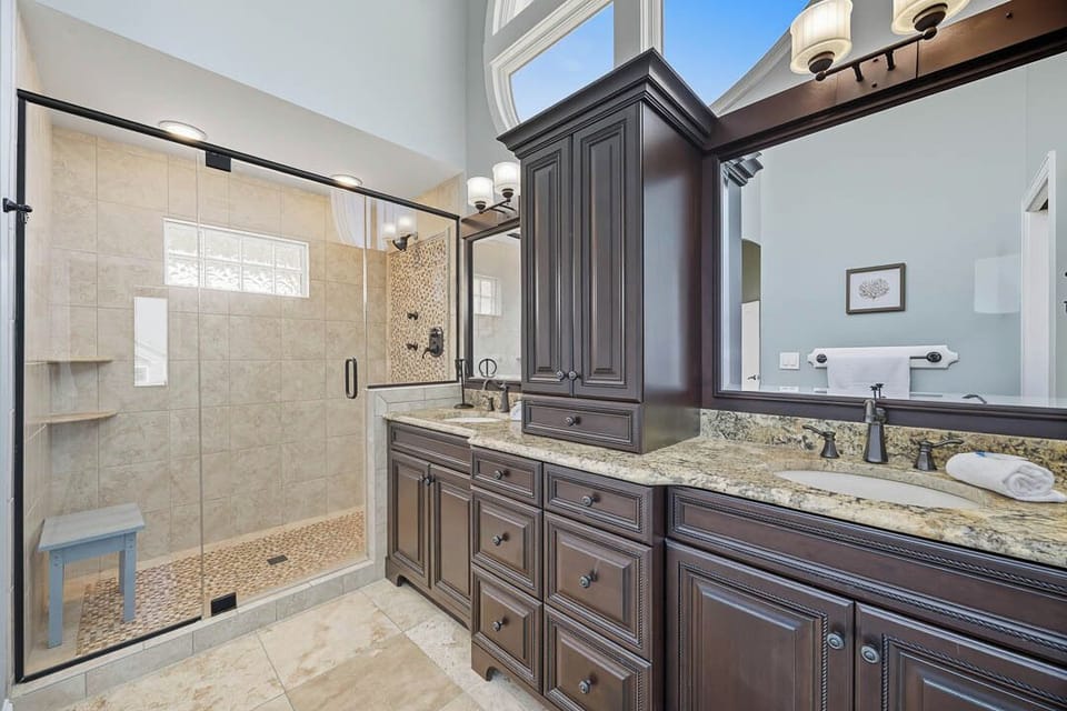 Top-Level King Master Bathroom