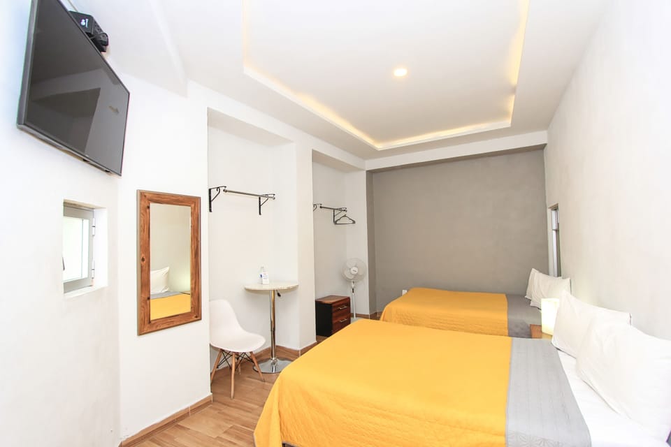 Comfort Room | Iron/ironing board, free WiFi