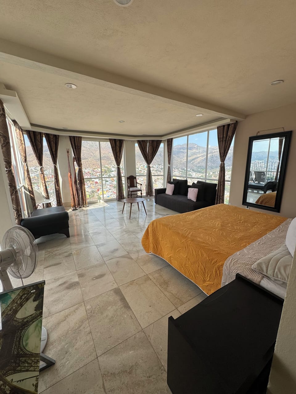 Superior Studio Suite | Free WiFi, bed sheets