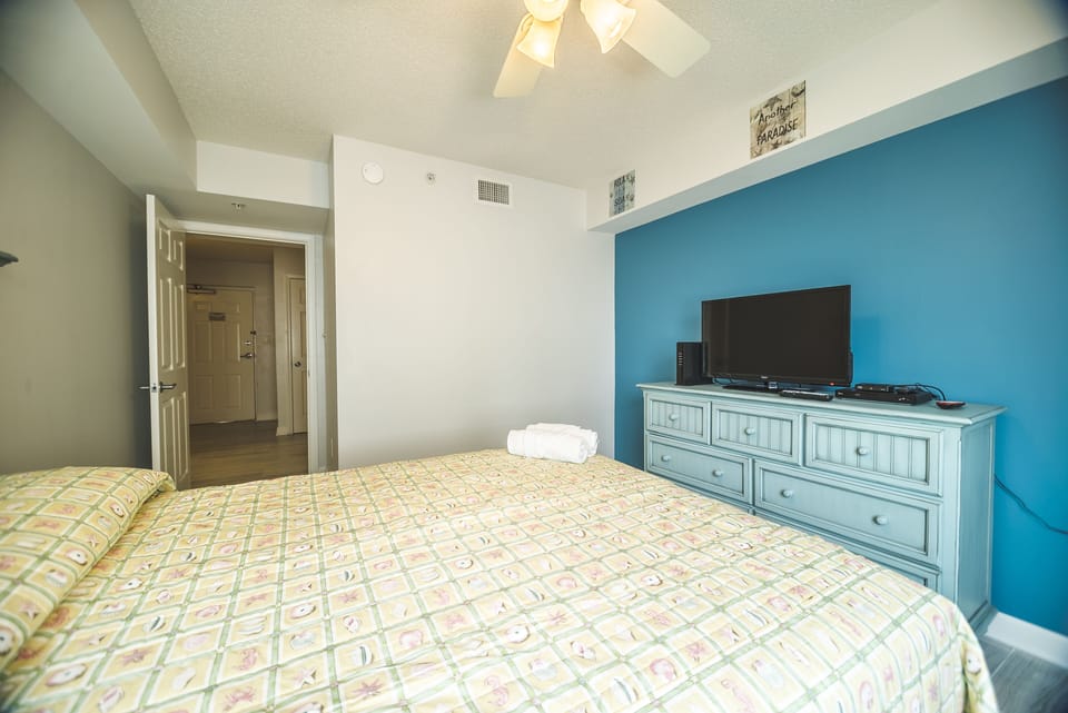 3rd Bedroom w/1 Queen