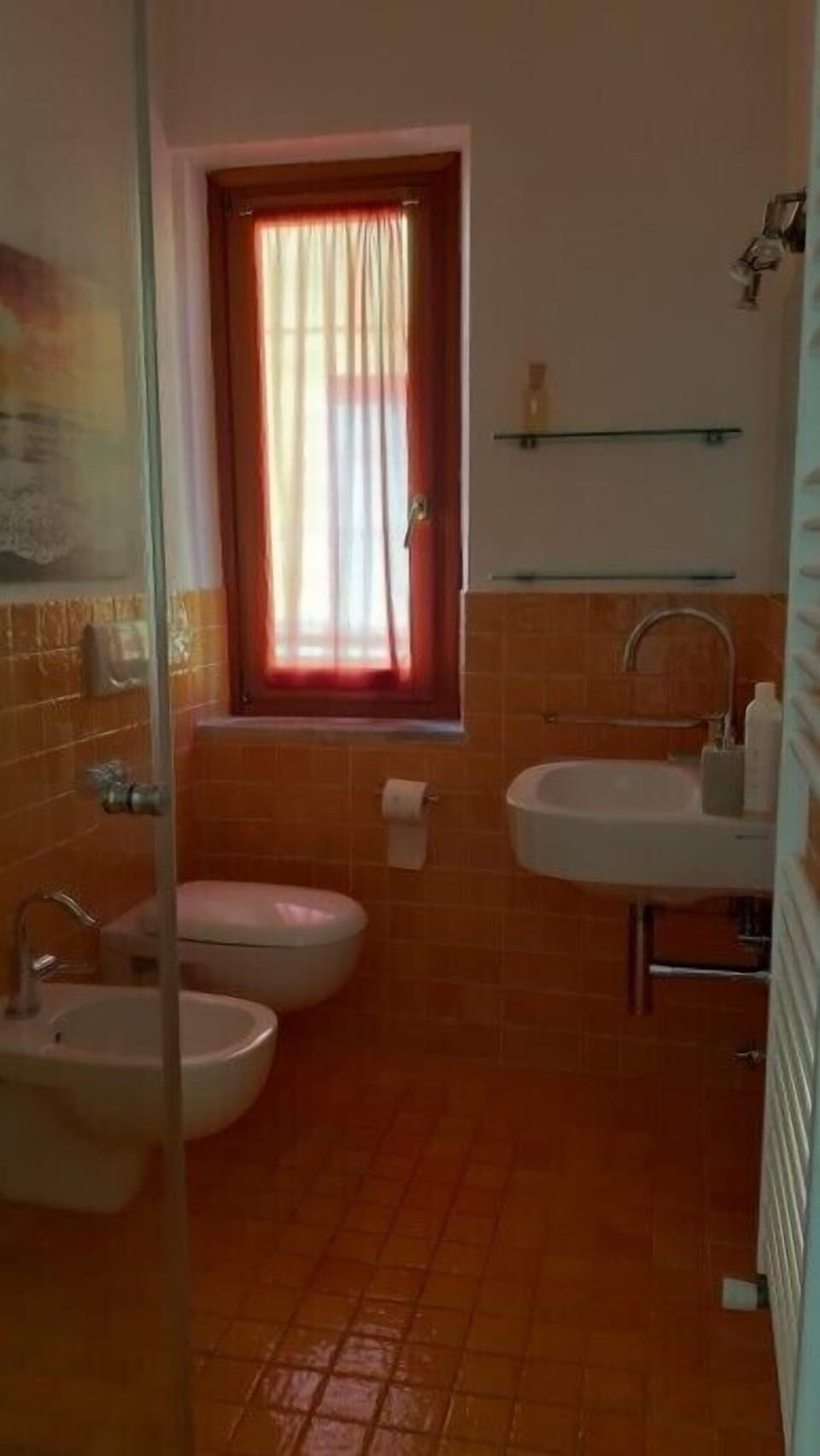 Apartment, 1 Bedroom | Bathroom | Shower, rainfall showerhead, free toiletries, hair dryer