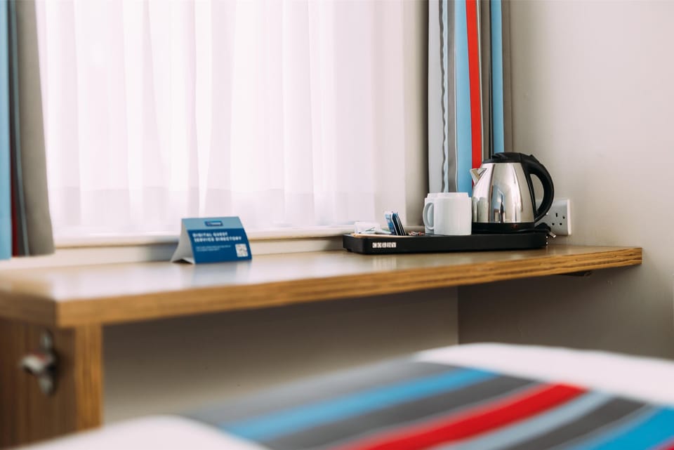 Iron/ironing board, free WiFi, bed sheets