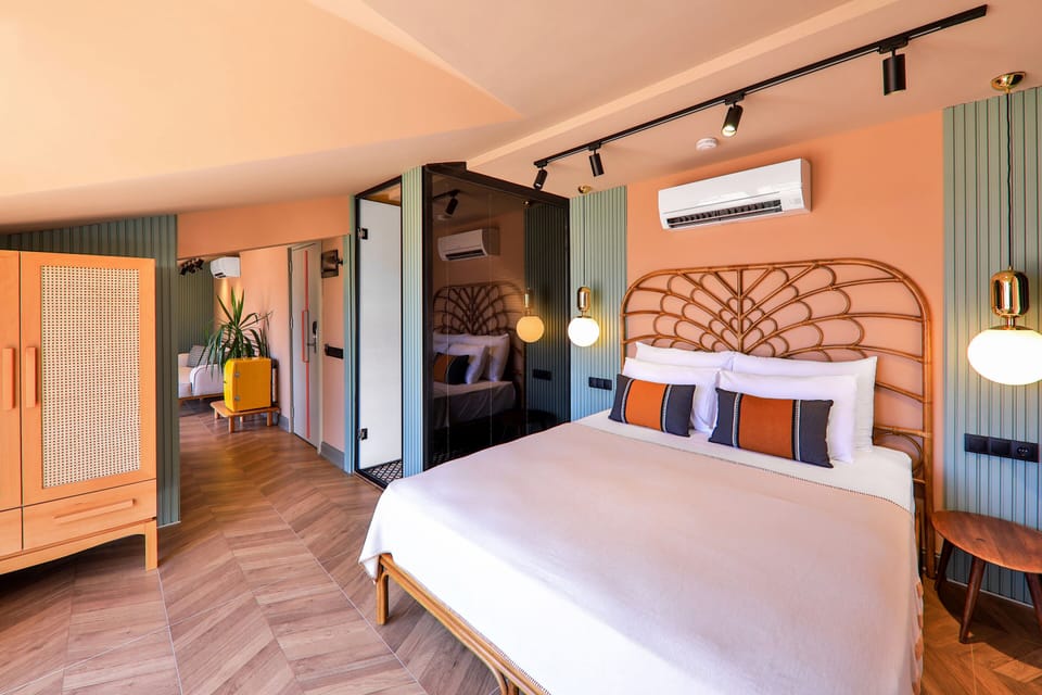 Executive Room, 1 Bedroom, Balcony | Premium bedding, minibar, desk, laptop workspace