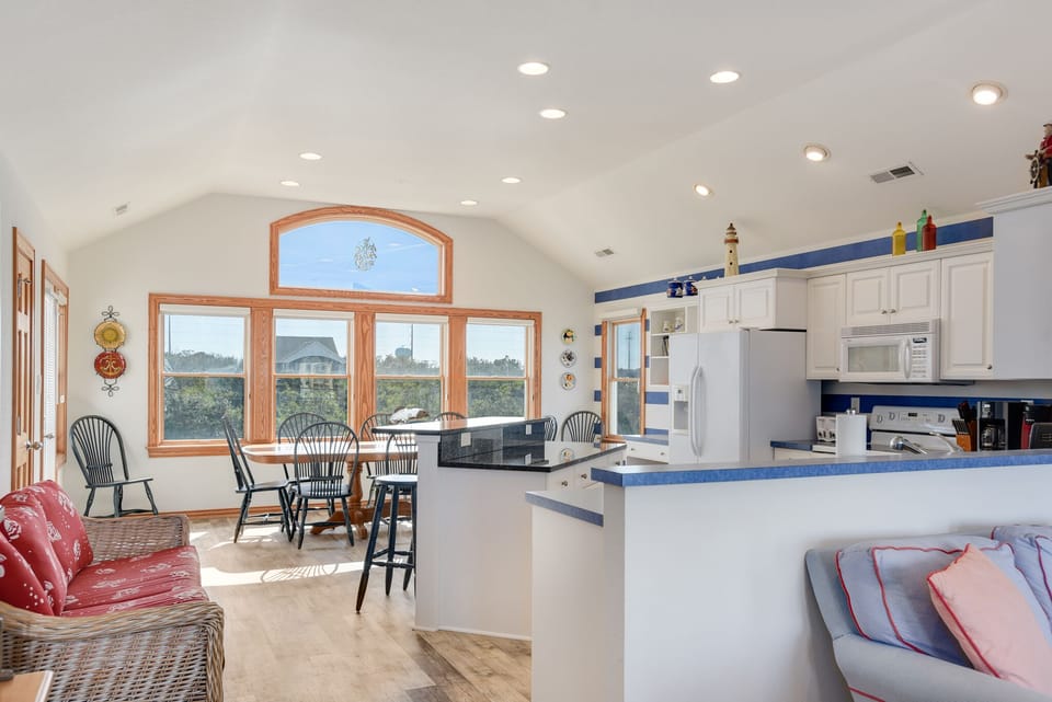 GR2234: Dare to Relax | Top Level Kitchen to Dining