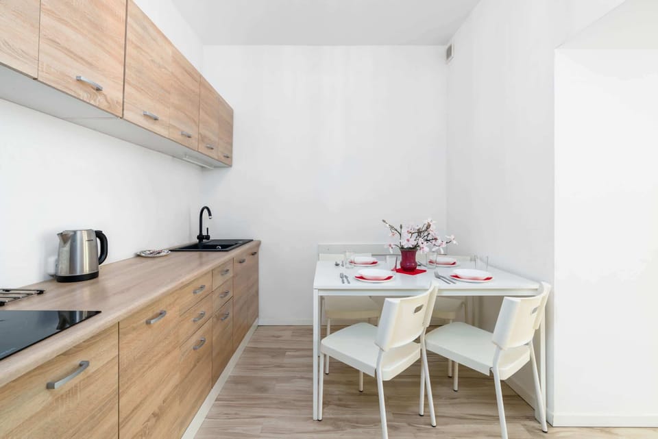 Fully equipped kitchen.
