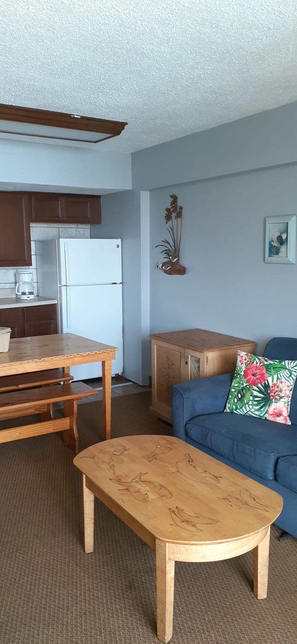 Suite, 1 Bedroom, Oceanfront | Living room | 32-inch flat-screen TV with cable channels, TV