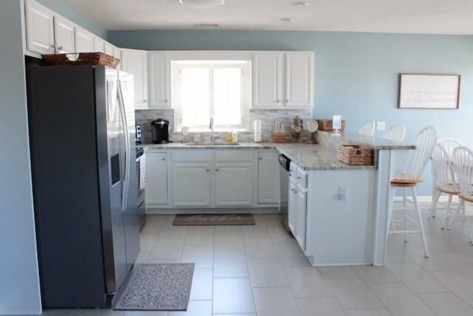 House, 4 Bedrooms | Private kitchen | Fridge, microwave, oven, dishwasher