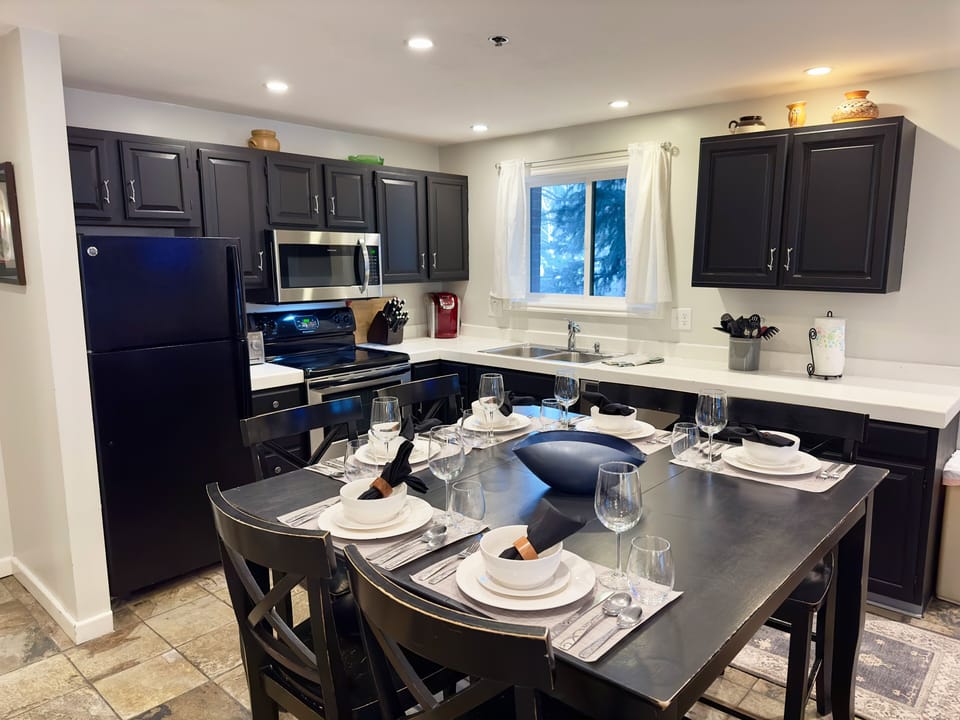 Condo, 3 Bedrooms | Private kitchen | Fridge, microwave, oven, dishwasher