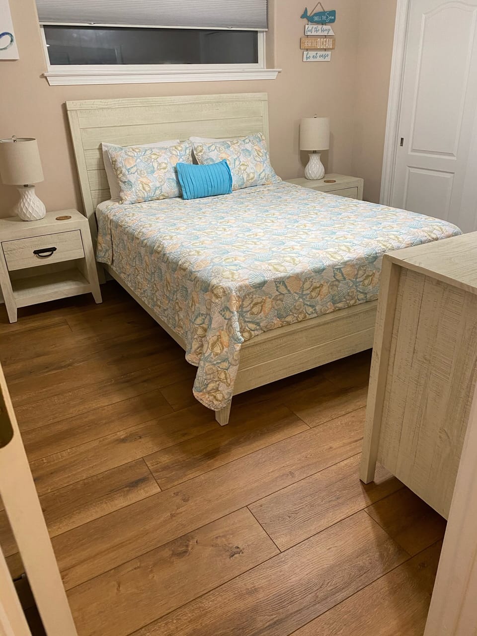 Queen bedroom second floor