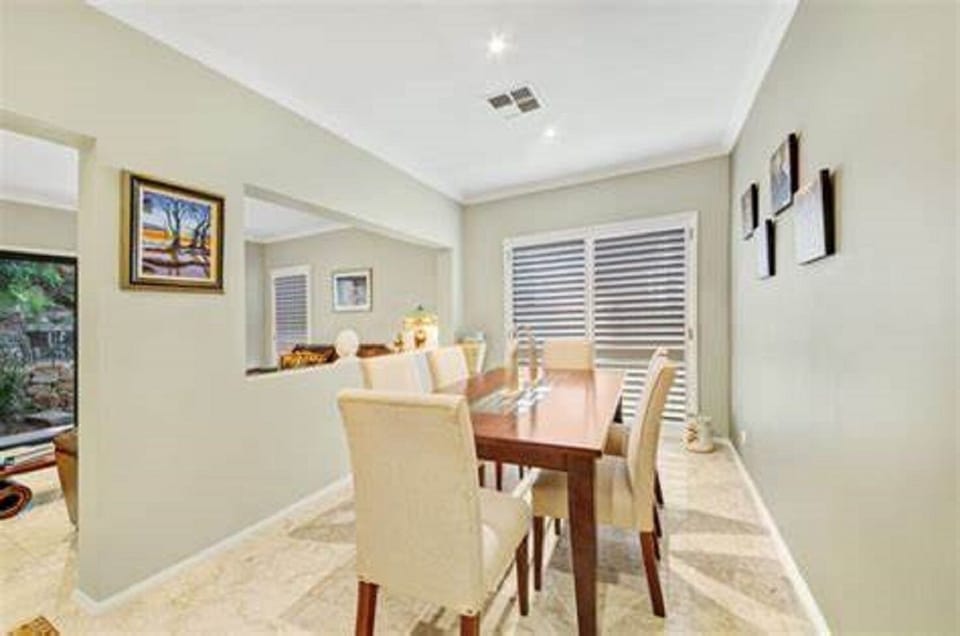formal dining seats 6