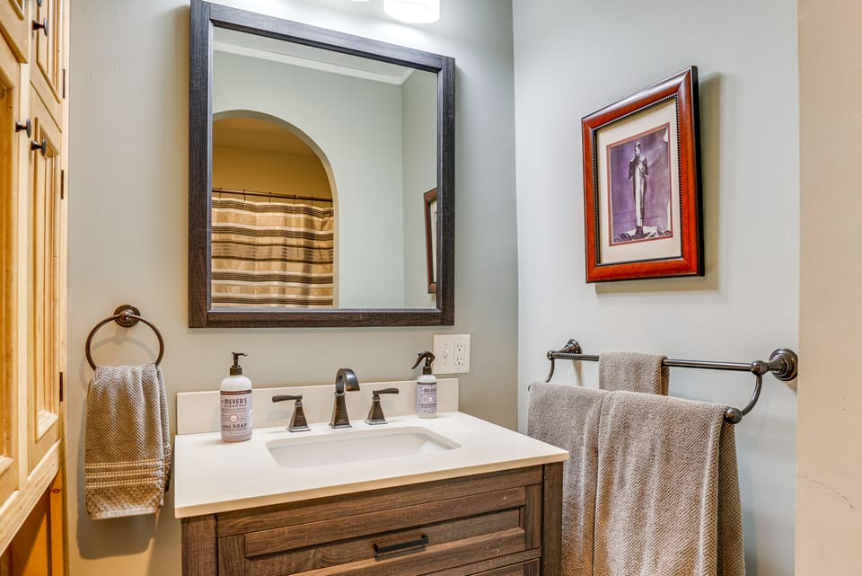 Full Bathroom
