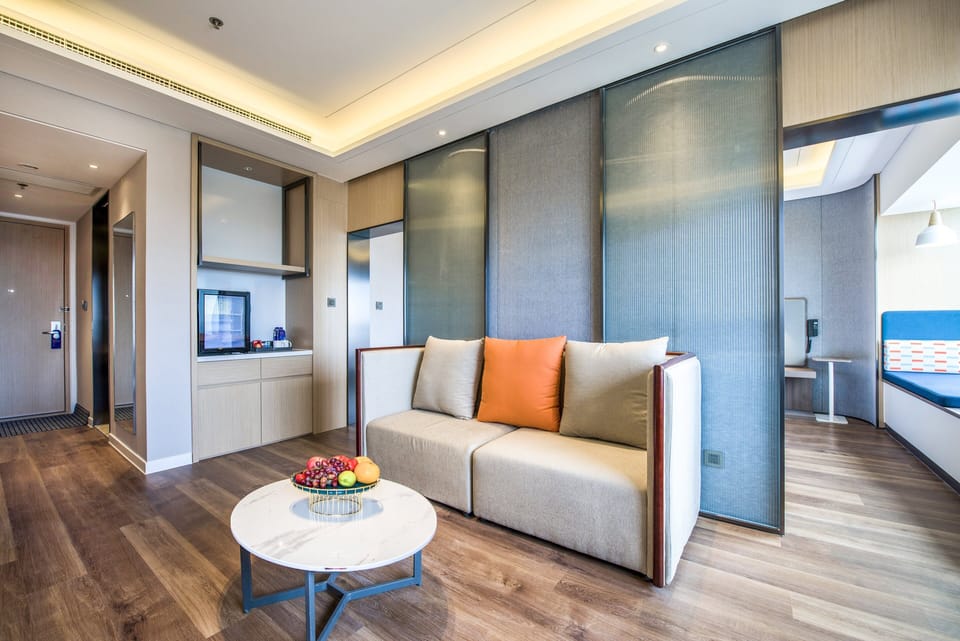 Suite, 1 Bedroom (Beijiao Park View) | 1 bedroom, in-room safe, soundproofing