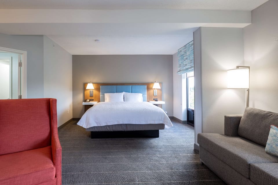 Room, 1 King Bed with Sofa bed, Non Smoking (Larger Room) | Living area | TV