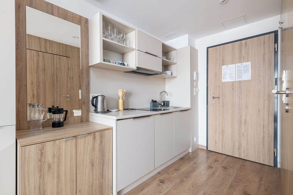 Studio Suite | Private kitchenette | Mini-fridge