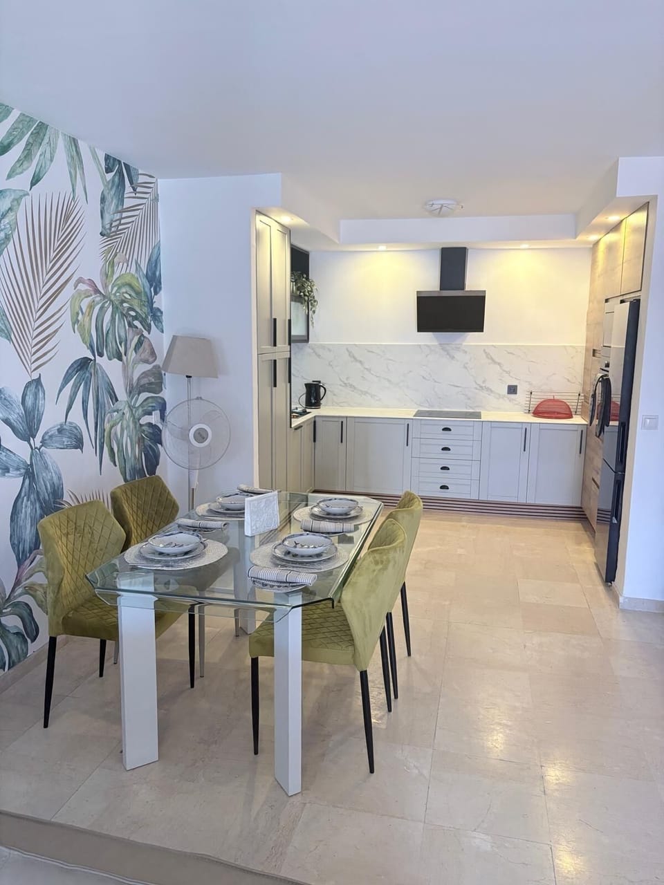 Dining kitchen