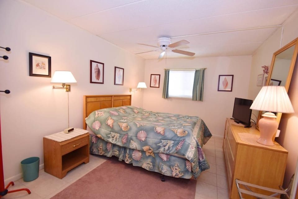Condo, 2 Bedrooms | 2 bedrooms, iron/ironing board, WiFi (free)