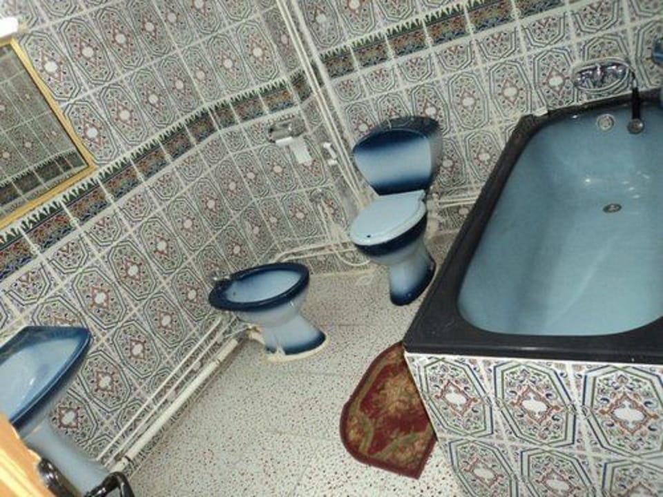 Free toiletries, hair dryer, bathrobes, towels