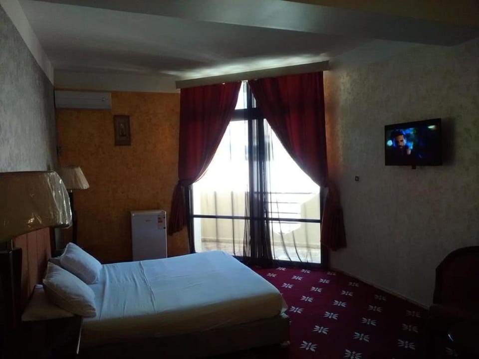 Minibar, desk, iron/ironing board, free WiFi