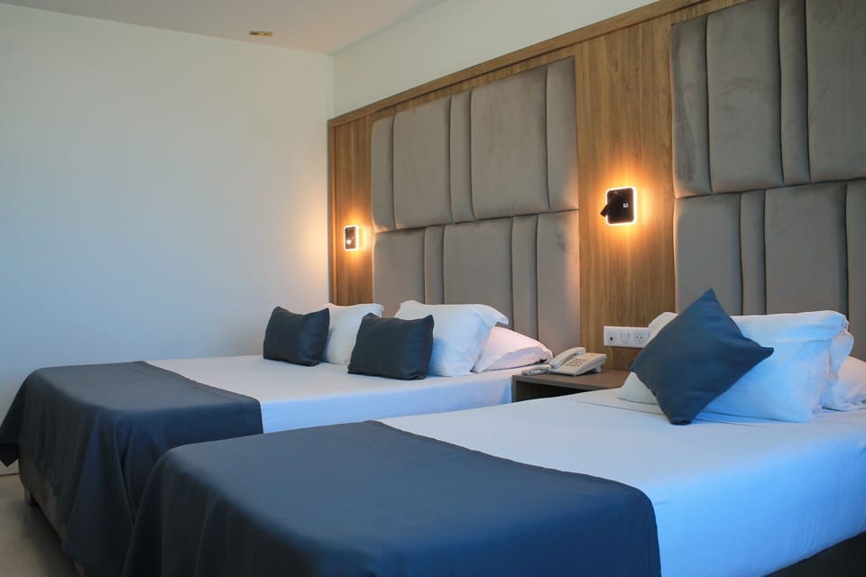 Premium bedding, in-room safe, desk, blackout drapes
