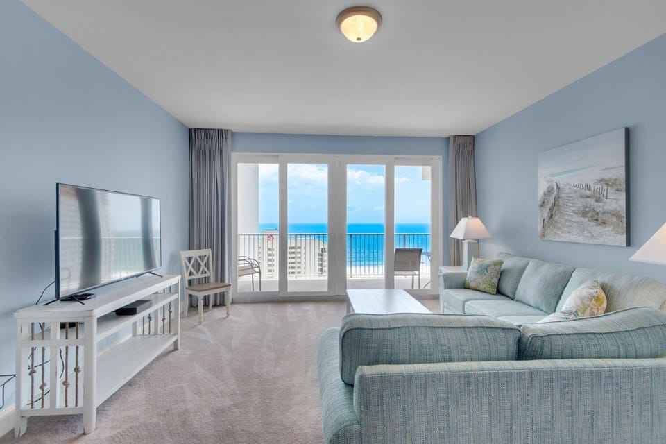 Cool blues and gulf views for laid back beachy vibes!