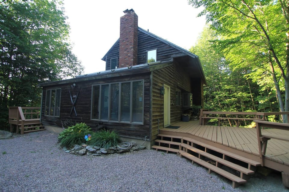 Entrance / front porch
