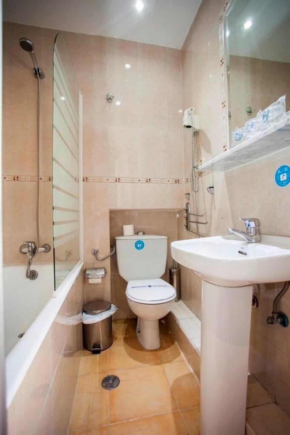 Shower, rainfall showerhead, towels
