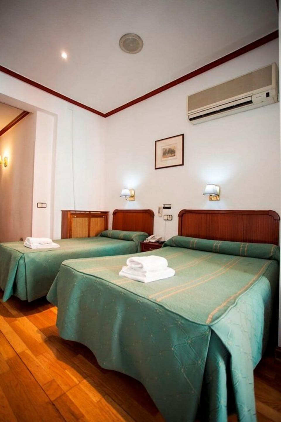 Family Room, Private Bathroom | Soundproofing, free WiFi, bed sheets